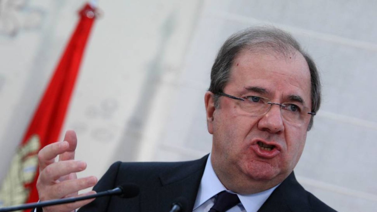 El presidente de la Junta de Castilla y León, Juan Vicente Herrera, presenta el proyecto de Ley de Presupuestos Generales de la Comunidad para 2015-Ical