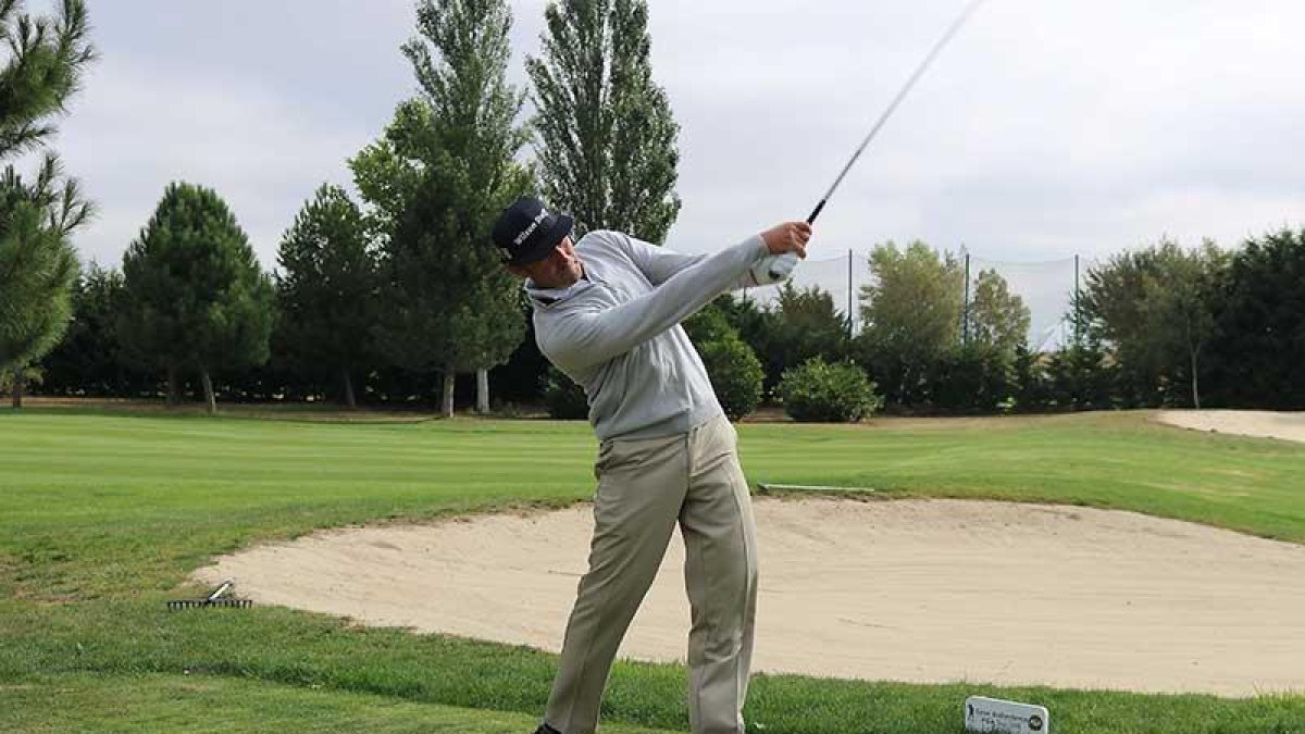 Alfredo García, vencedor del torneo, durante un momento de su concurso.-PGA