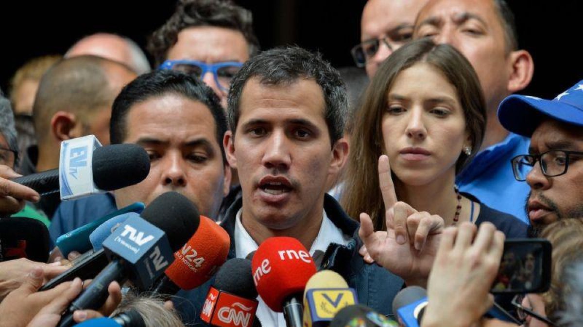 Juan Guaidó el autoproclamado presidente de Venezuela en rueda de prensa.-AFP