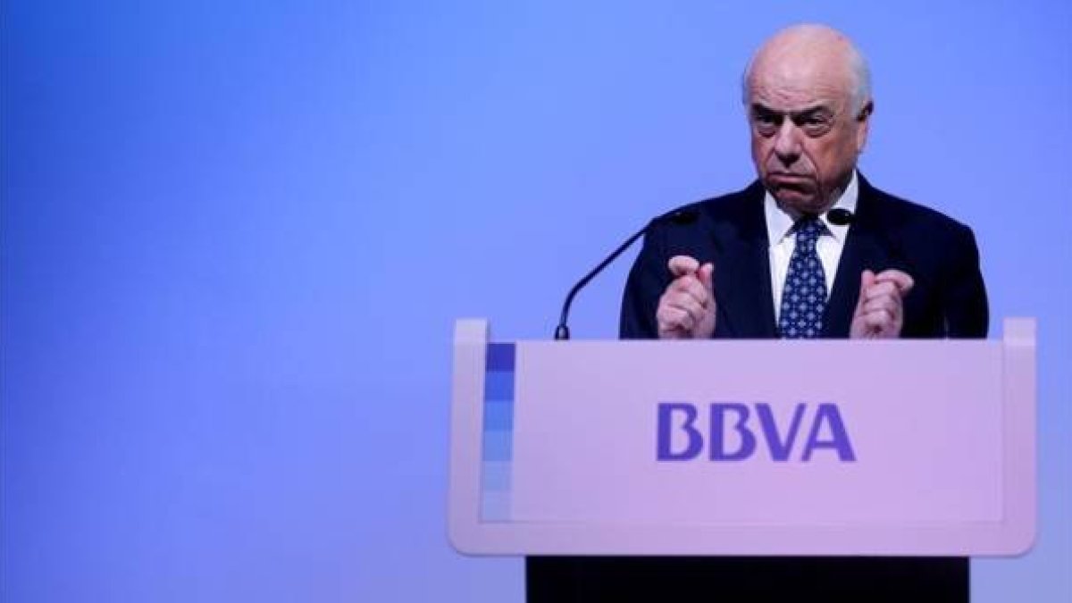 El presidente del BBVA, Francisco González, en la presentación de los resultados del 2013.-Foto: JOSÉ LUIS ROCA