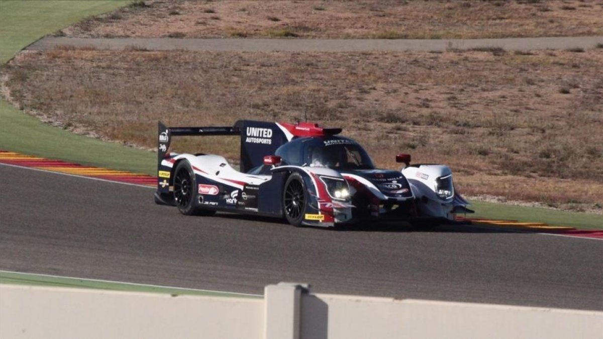 Alonso probando el Ligier JS P217 en el circuito de Aragón.-/ EFE / JAVIER CEBOLLADA