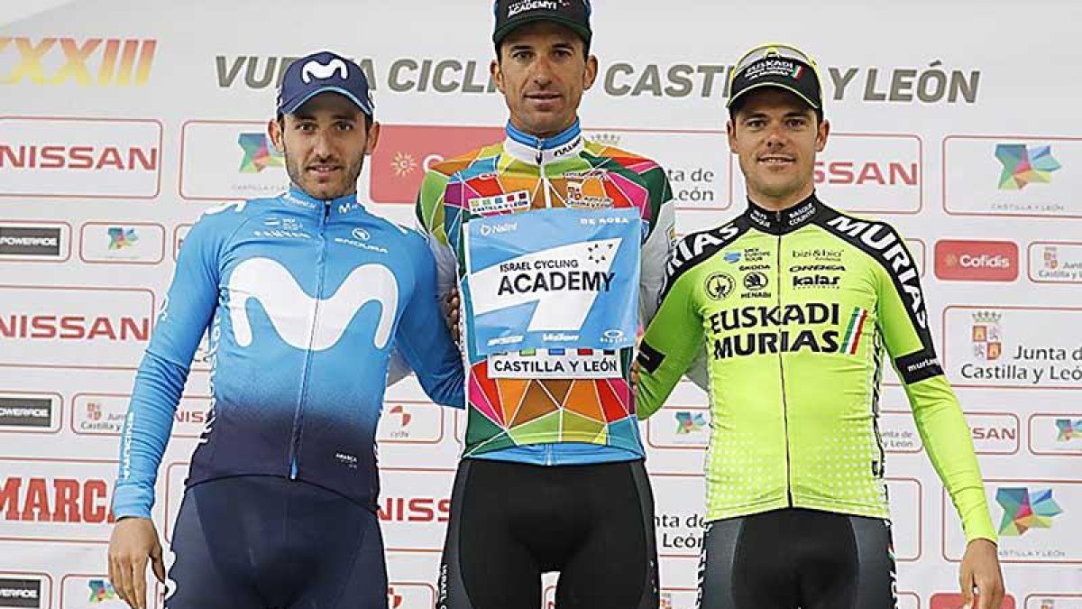 Carlos Barbero (izquierda), en el podio junto a Rubén Plaza, el ganador final, y Eduard Prades.-