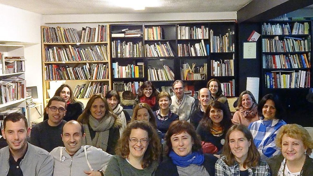 Miembros de la asociación, durante el acto de fundación.-ECB