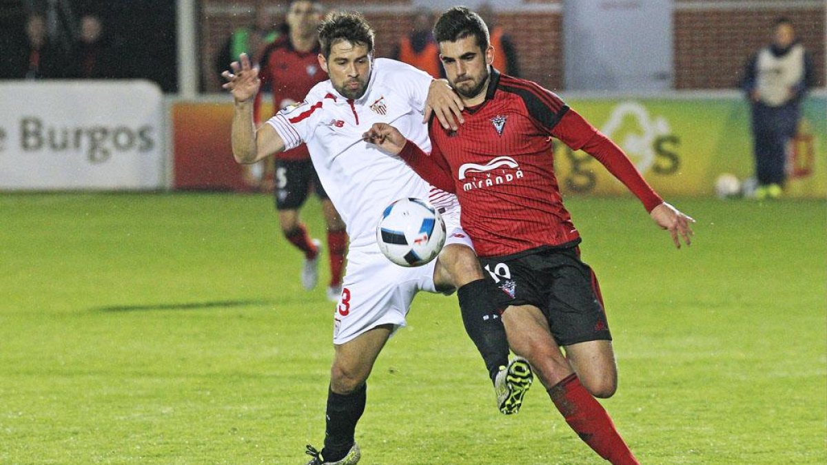 Mirandés y Sevilla se vieron las caras en la Copa de 2016, entonces a doble partido y en los cuartos de final-SANTI OTERO