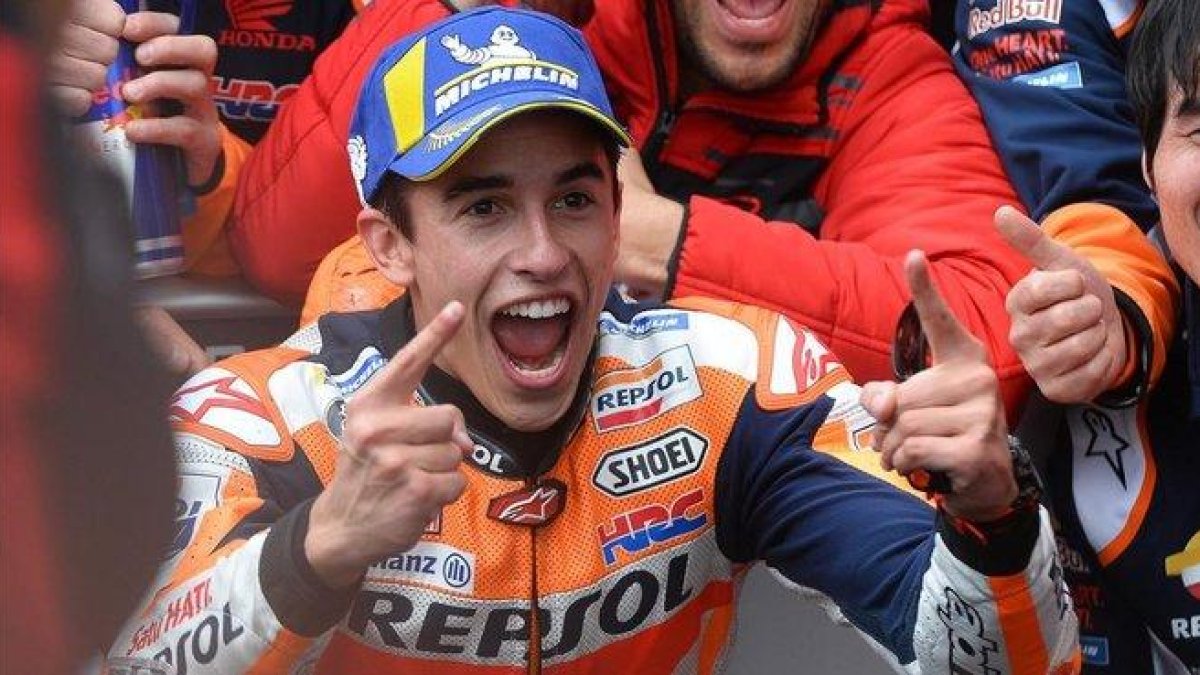 Marc Márquez grita su tercer triunfo en solitario de la temporada en Le Mans.-AFP / JEAN-FRANCOIS MONIER