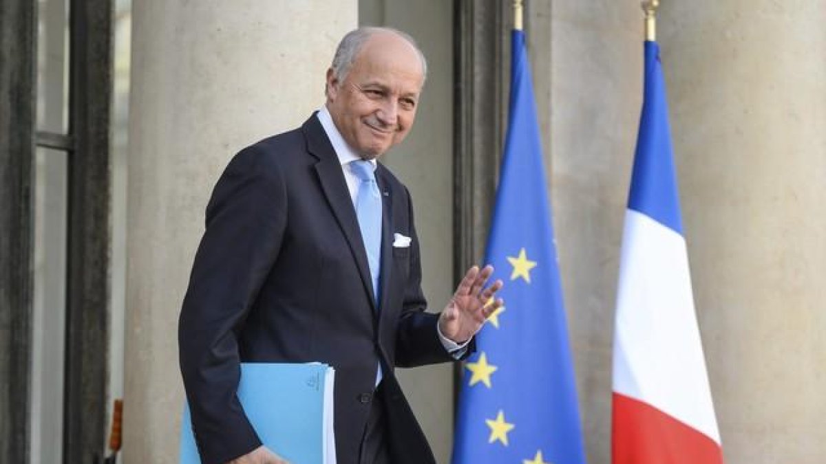 El ministro francés de Exteriores, Laurent Fabius, tras una reunión del Consejo de Ministros en el palacio del Elíseo en París.-EFE / CHRISTOPHE PETIT TESSON