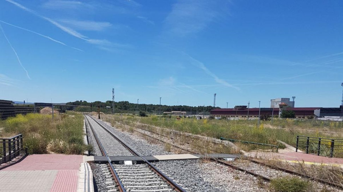 La línea ferroviaria de Aranda de Duero sigue esperando buenas noticias.-L.V.