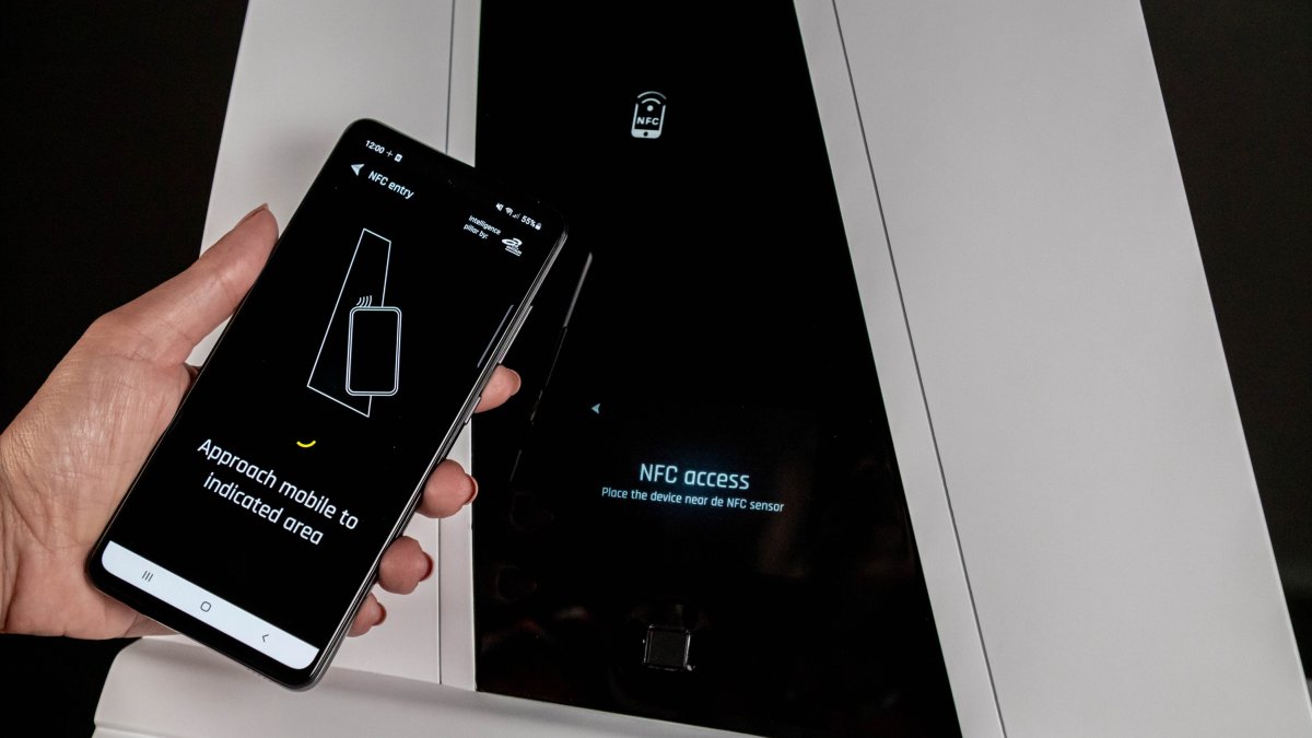Un sistema de acceso al vehículo por NFC ideado por Grupo Antolin. ECB