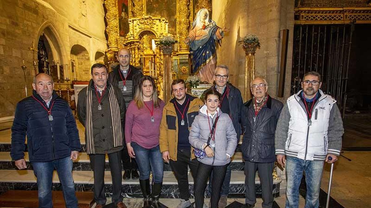 Miembros de la cofradía de la Real Hermandad de laSangre de Cristo y de Nuestra Señora de los Dolores.-SANTI OTERO