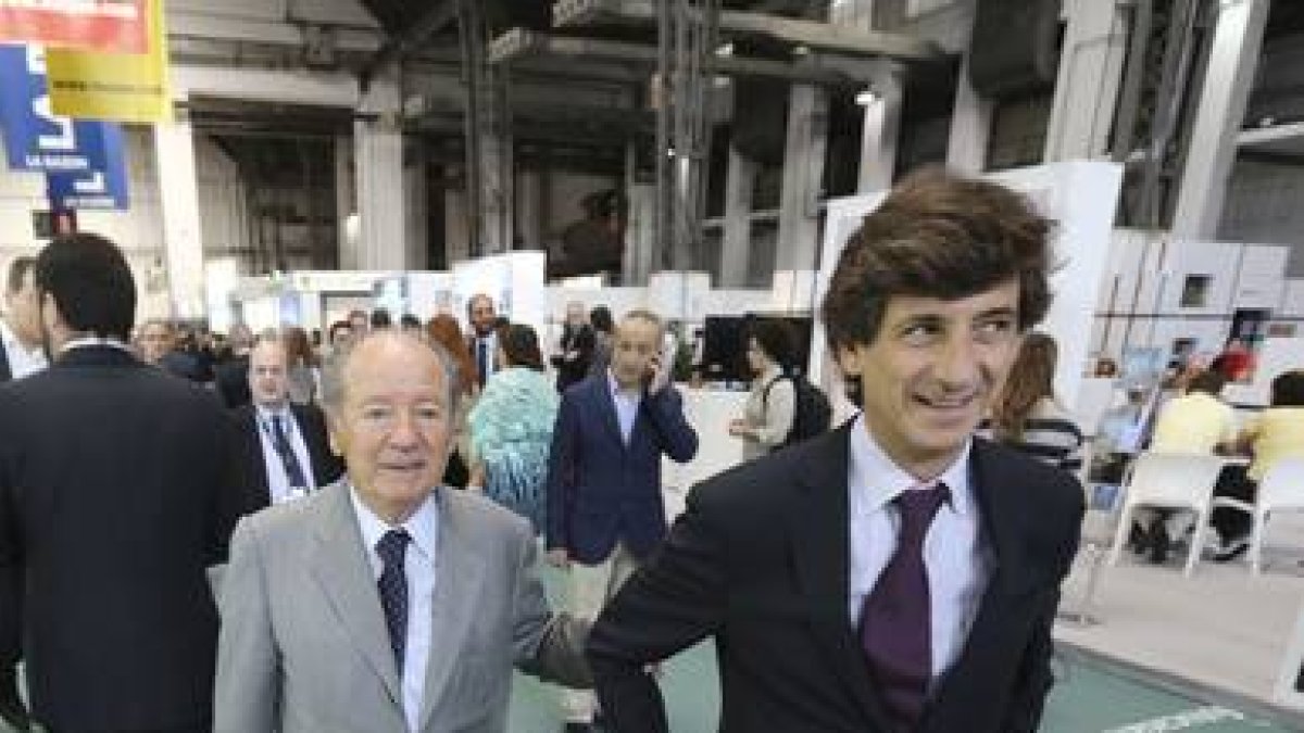 Josep Lluís Núñez y su hijo, en una imagen de archivo.-DANNY CAMINAL