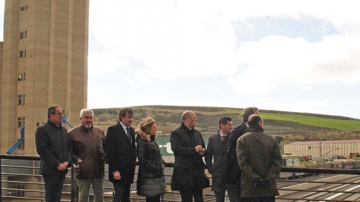 Un momento de la visita realizada en marzo a las obras de la infraestructura.-G. G.