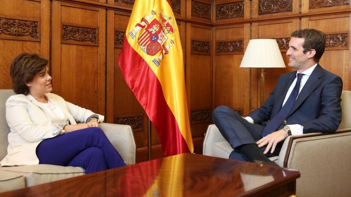 Cumbre entre Sáenz de Santamaría y Casado-PP