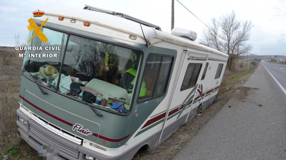 Autocaravana accidentada.-ECB
