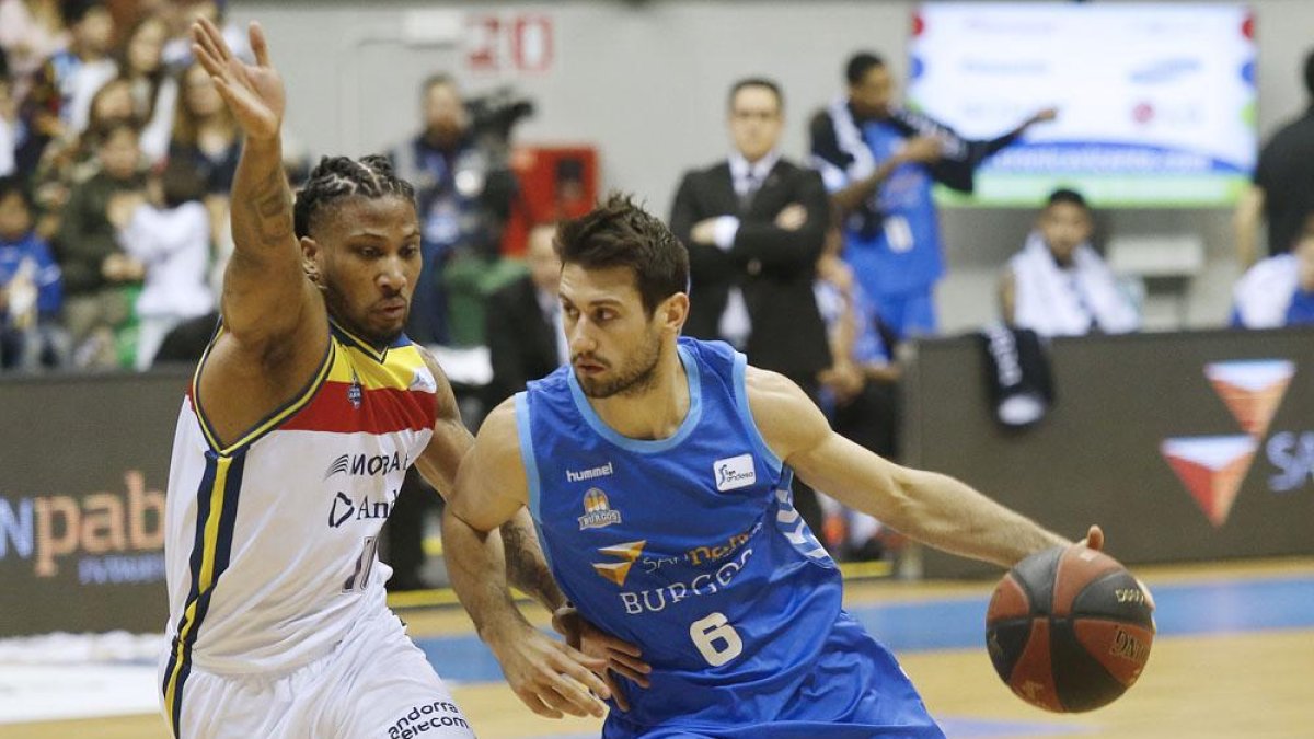 Bruno Fitipaldo en acción en el choque disputado frente a Andorra-Santi Otero