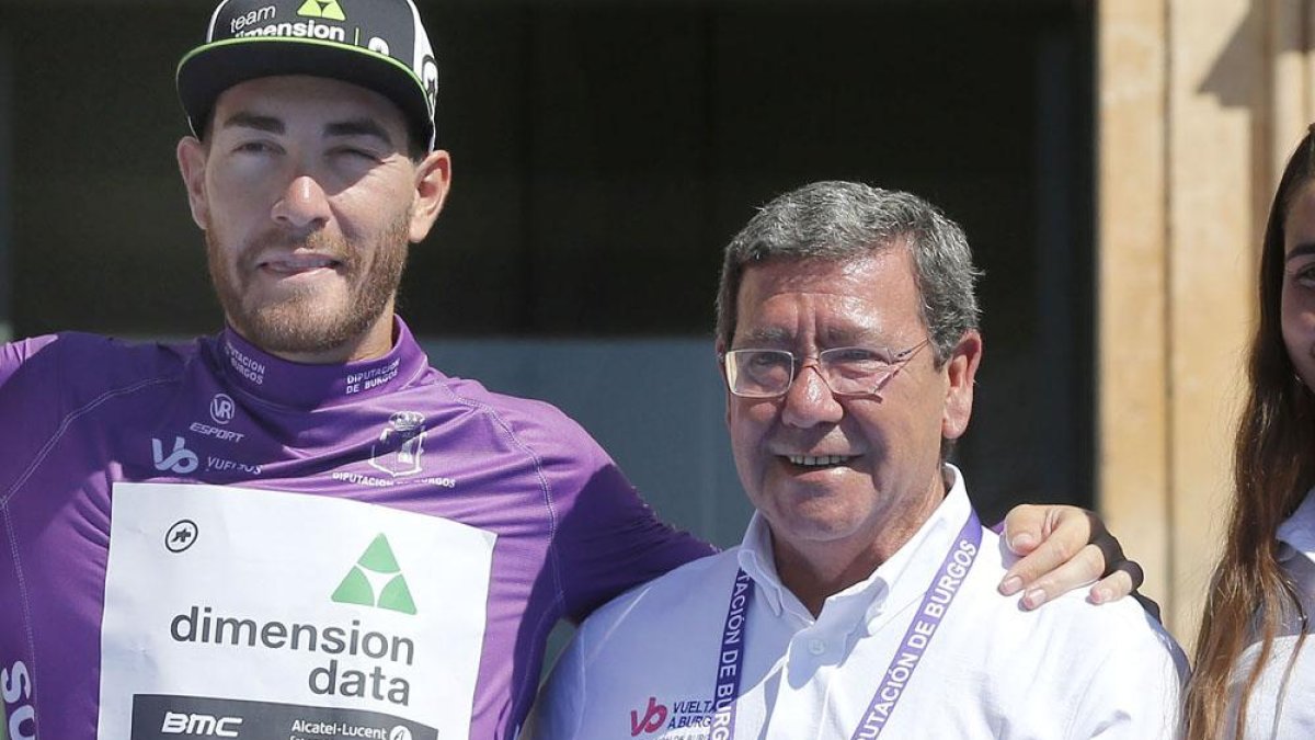 César Rico (derecha) junto a Nizzolo en el podio de Lerma-Santi Otero