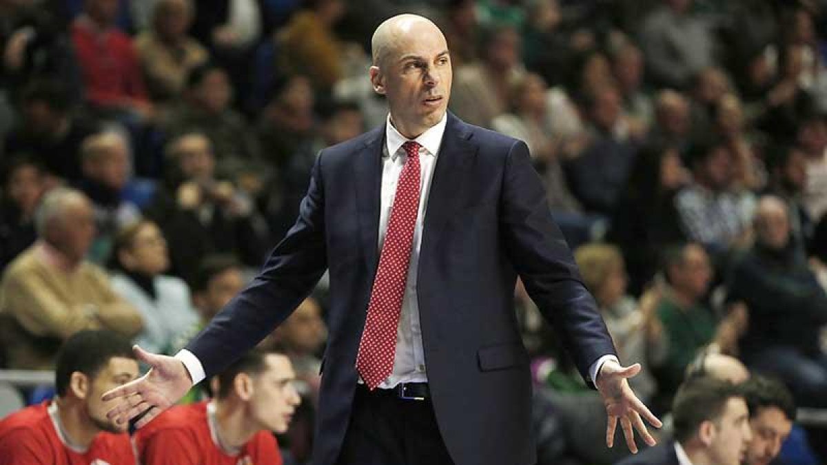 Joan Peñarroya muestra su fustración durante un partido.-ACB PHOTO