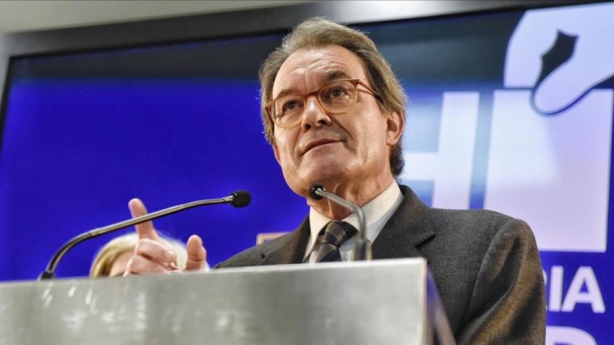 Artur Mas, tras conocer la sentencia de inhabilitación por la consulta del 9-N.-FERRAN SENDRA