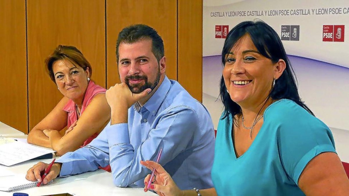 Soraya Rodríguez, Luis Tudanca y Ana Sánchez en la reunión de la Comisión Ejecutiva que celebró ayer el PSOE autonómico tras las vacaciones-ICAL