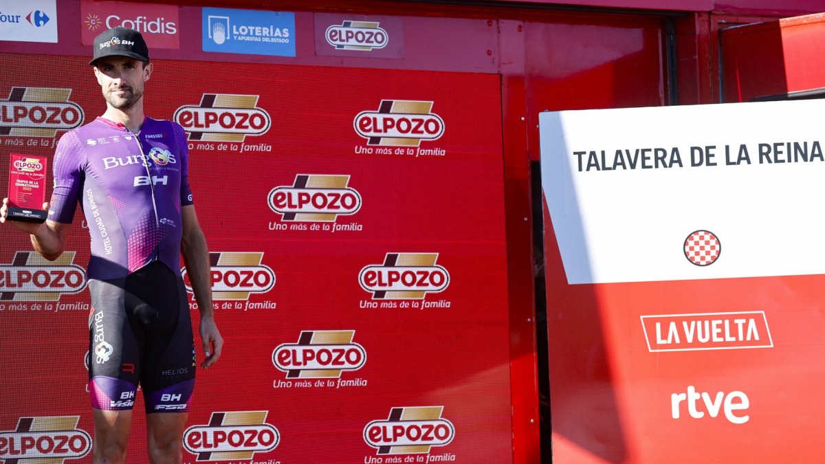 Ander Okamika, en el podio. RAFA GÓMEZ / SPRINTCYCLINGAGENCY. FOTO CEDIDA POR EL BURGOS BH
