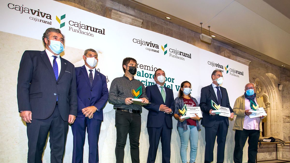 Foto de familia de los premiados en la última edición. TOMÁS ALONSO