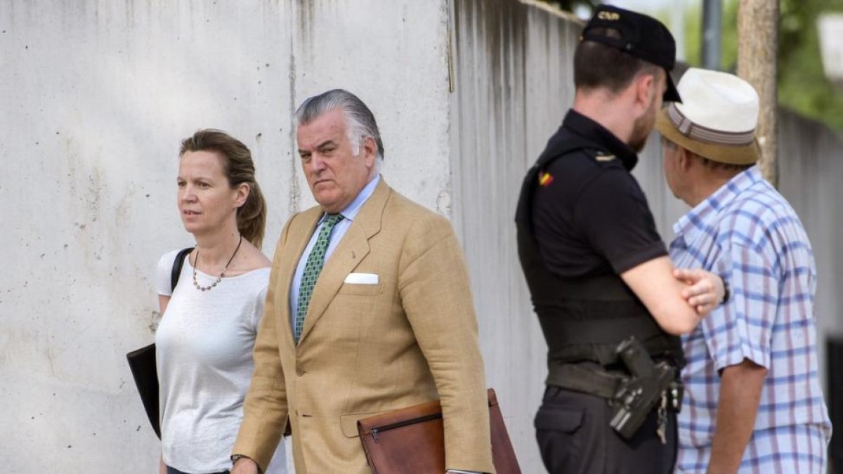 El extesorero del Partido Popular Luis Bárcenas a su llegada este a la sede de la Audiencia Nacional donde se celebra el juicio del 'caso Gürtel