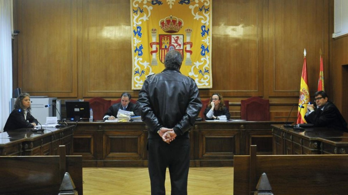 La Audiencia Provincial de Segovia juzga a un hombre que fue sorprendido mientras vendía cocaína en Segovia capital.-ICAL