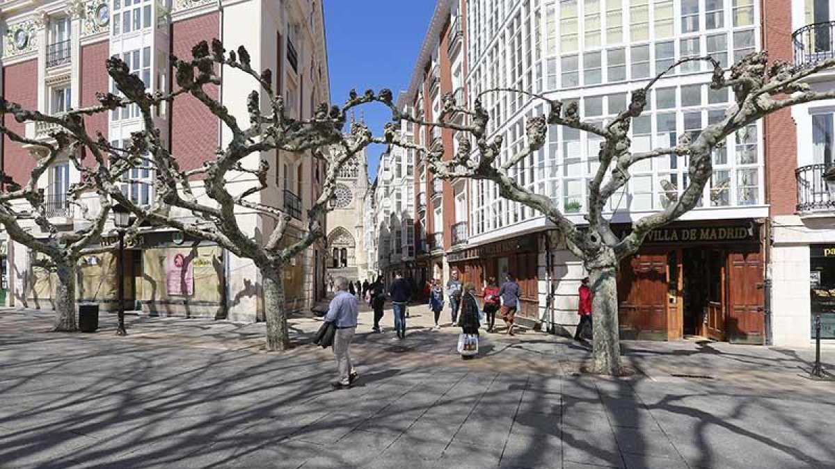 Cierra A la villa de Madrid, que recibe oferta para ser un local de hostelería como ocurrirá con Melgosa.-R. OCHOA