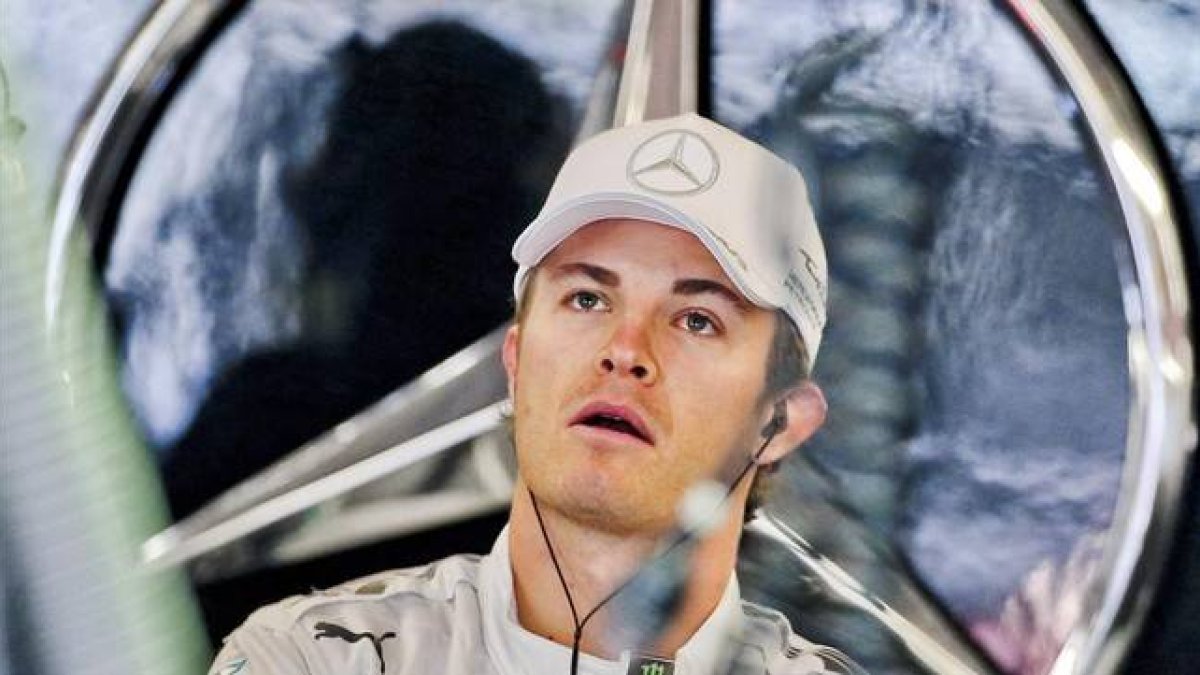 Nico Rosberg, en el box de Mercedes en el circuito de Austin.-EFE
