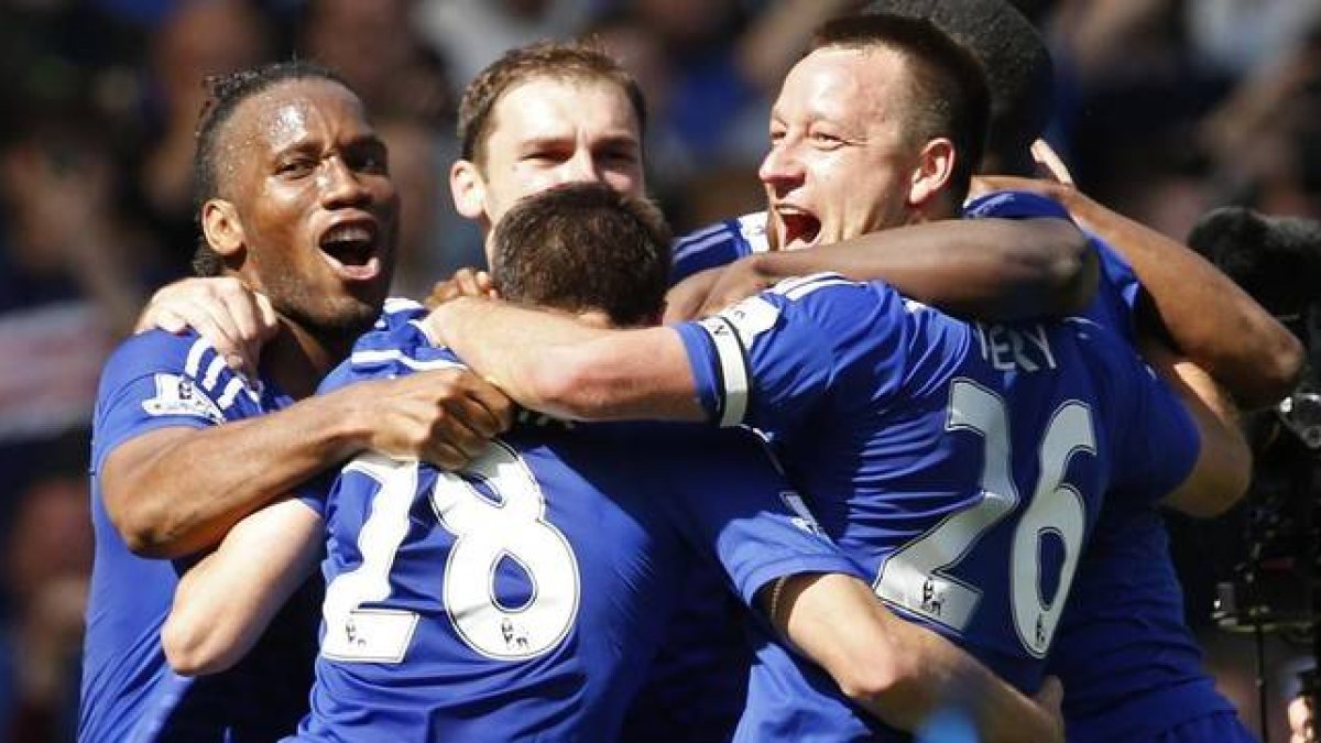 Los jugadores del Chelsea celebran la Premier en Stamford Bridge.-Foto: REUTERS / JOHN SIBLEY