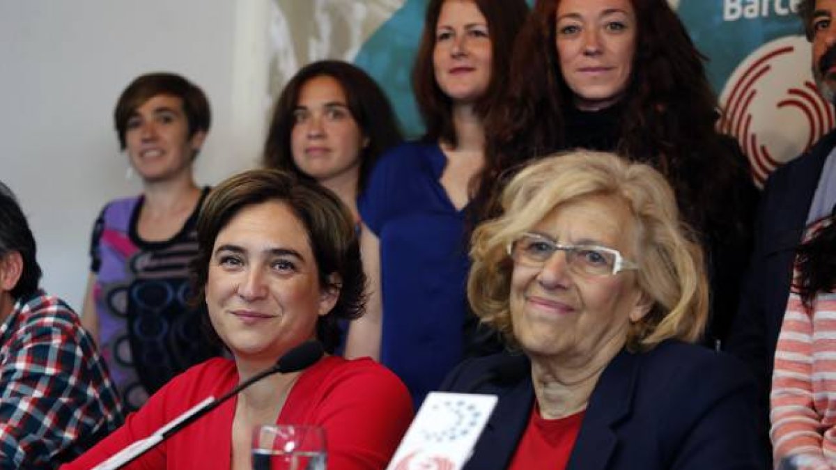 Colau y Carmena.-J.M. PRATS