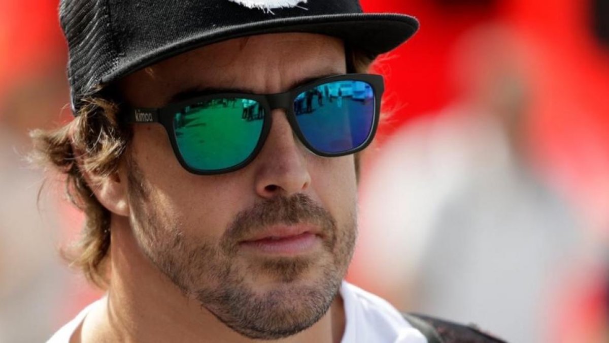 Fernando Alonso, hoy, a su llegada al circuito italiano de Monza.-REUTERS / MAX ROSSI