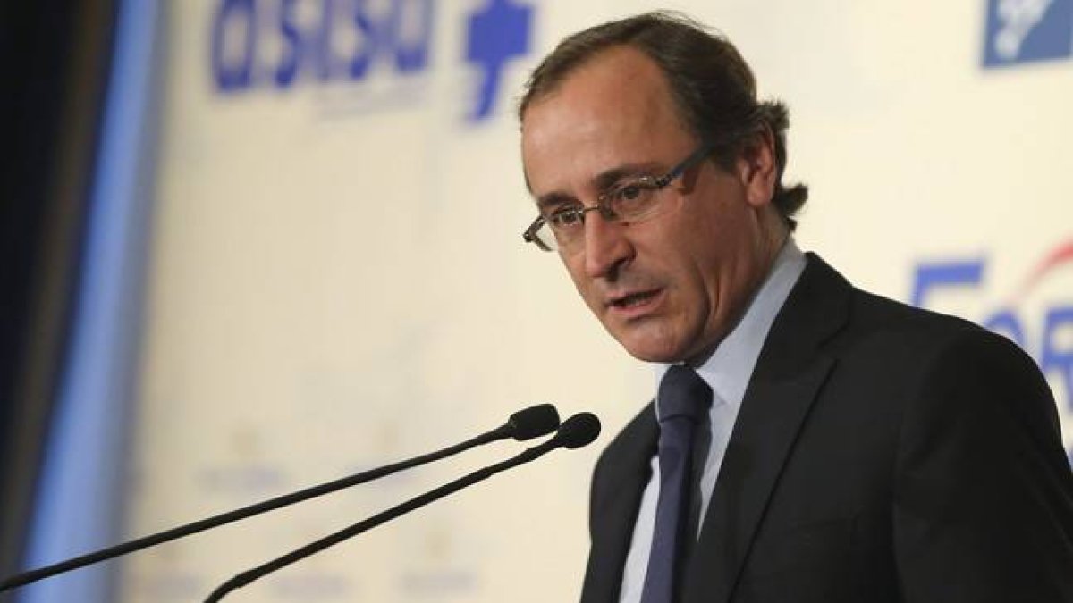El ministro de Sanidad, Servicios Sociales e Igualdad, Alfonso Alonso.-ARCHIVO