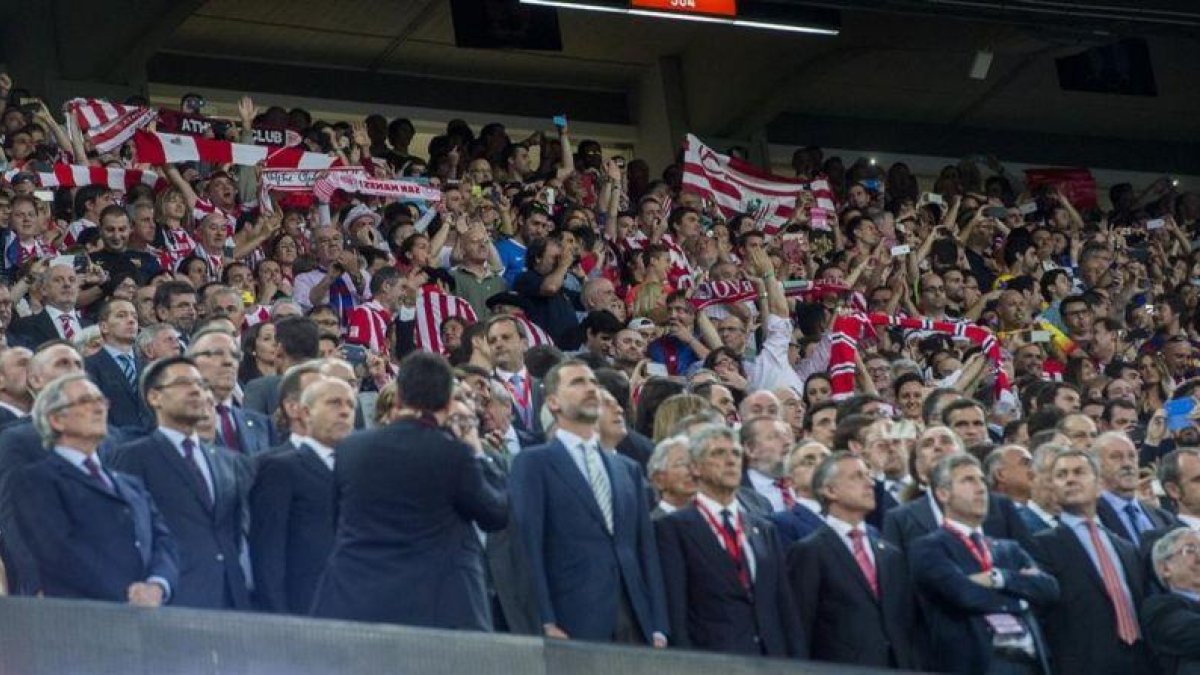 El palco del Camp Nou, presidido por el rey Felipe VI, en la final de Copa del 2015 entre el Barça y el Athletic.-JORDI COTRINA