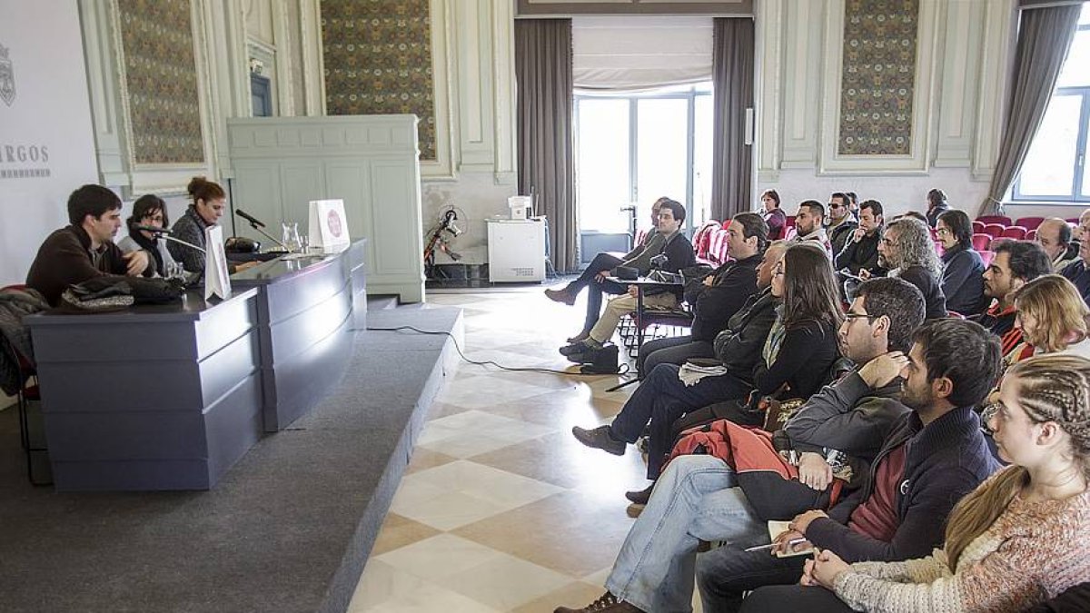 La charla se desarrolló en la sala Polisón del Tetaro Principal.-SANTI OTERO