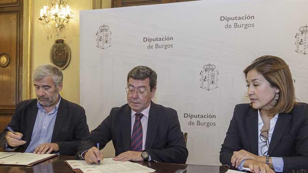 Jorge Simón, César Rico y María Gutiérrez ayer en la Diputación.-SANTI OTERO
