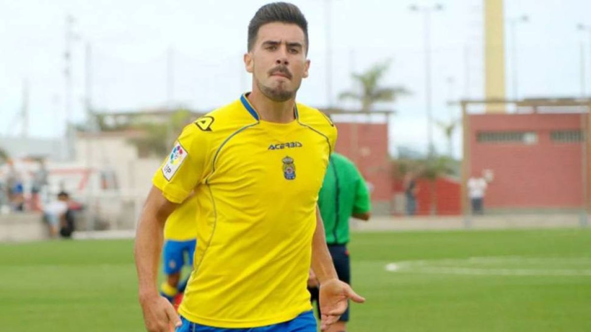 Adrián Hernández celebra un gol con la UD Las Palmas B.-