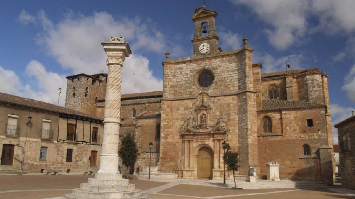 La monumental iglesia de San Miguel de Mahamud fue construida entre los siglos XIV y XVIII.-ALBERTO MARROQUÍN