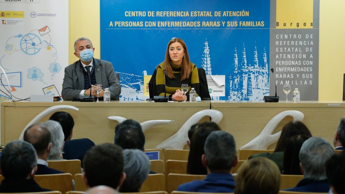 La delegada del Gobierno en Castilla y León en la presentación del programa piloto ‘La Administración cerca de ti’. SANTI OTERO