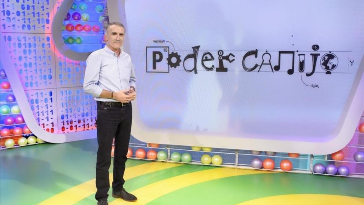 Juan y Medio, el presentador de 'Poder Canijo', en el plató del nuevo programa de TVE.-
