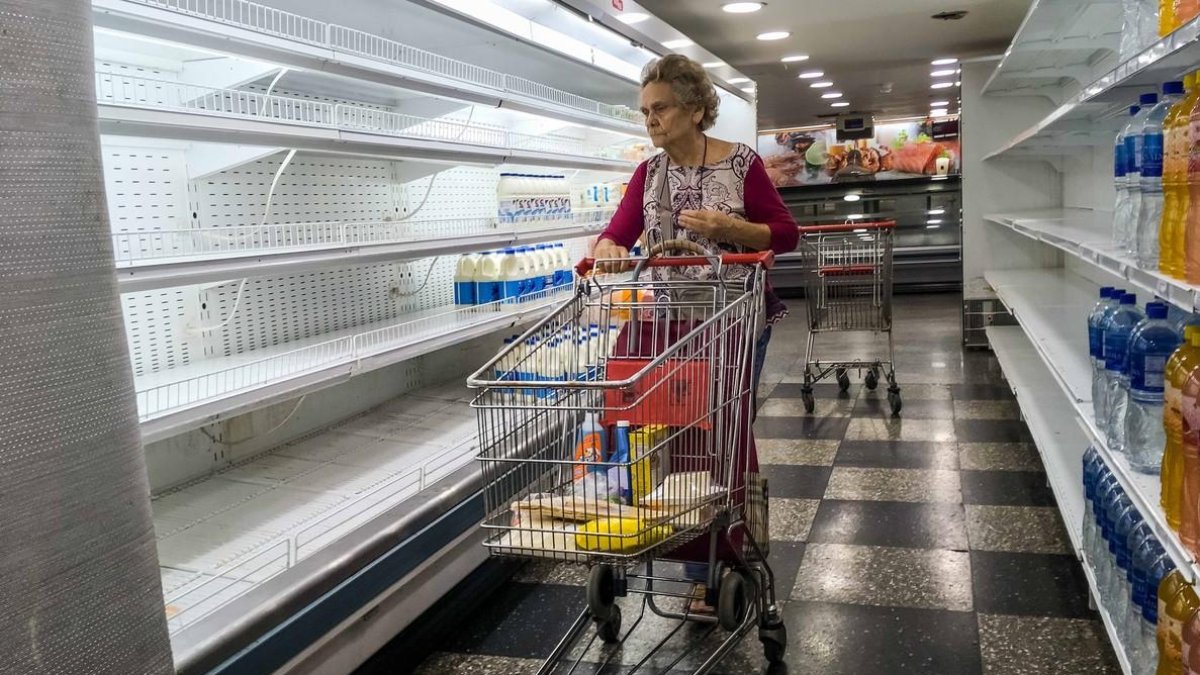 Supermercado vacío en Venezuela-MIGUEL GUTIERREZ/EFE