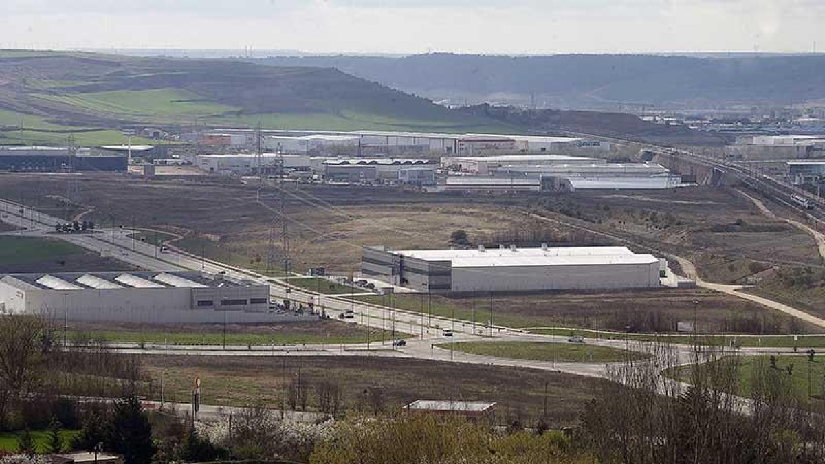 Imagen de terrenos industriales en la ampliación de Villalonquéjar.-ISRAEL L. MURILLO
