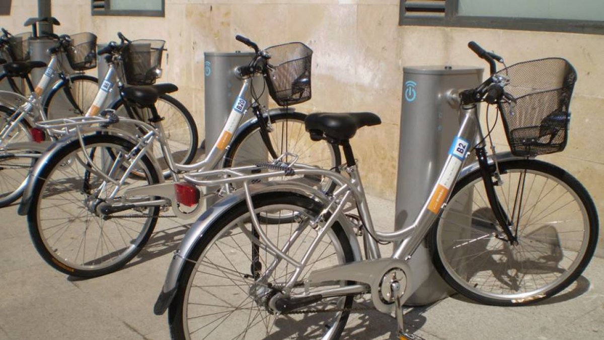 El servicio de préstamo de bicicletas podría pasar a gestión municipal.-L.V.
