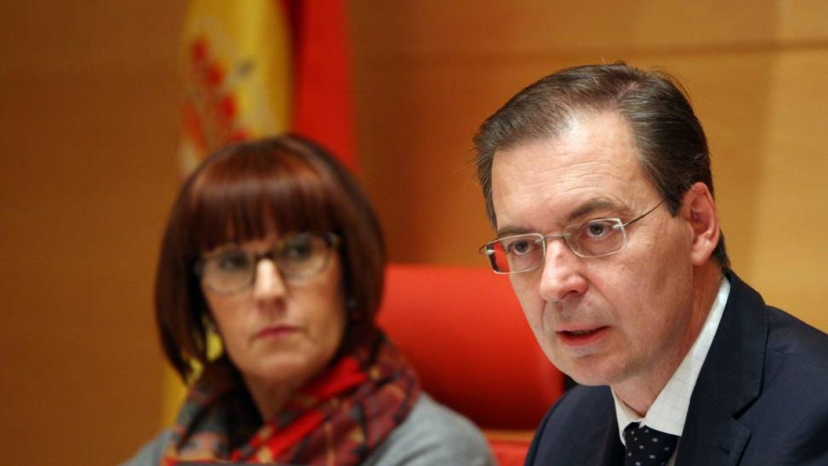 El presidente del CES, Germán Barrios, comparece en las Cortes para explicar las conclusiones del Informe sobre la situación económica y social de Castilla y León en 2013-Ical