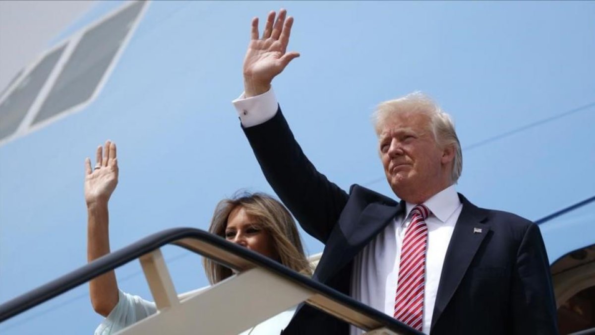 Donald Trump y su mujer Melania-AP / EVAN VUCCI