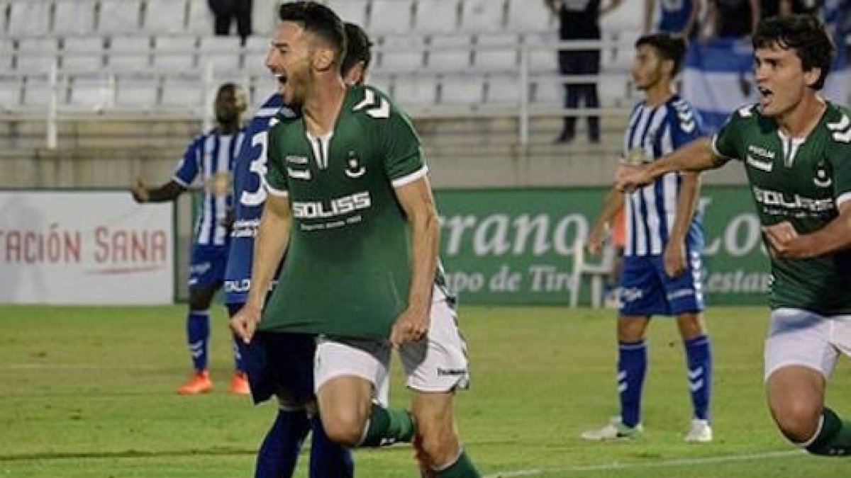 Héctor Figueroa celebra la consecución de un gol con la camiseta del Toledo la pasada temporada-ECB