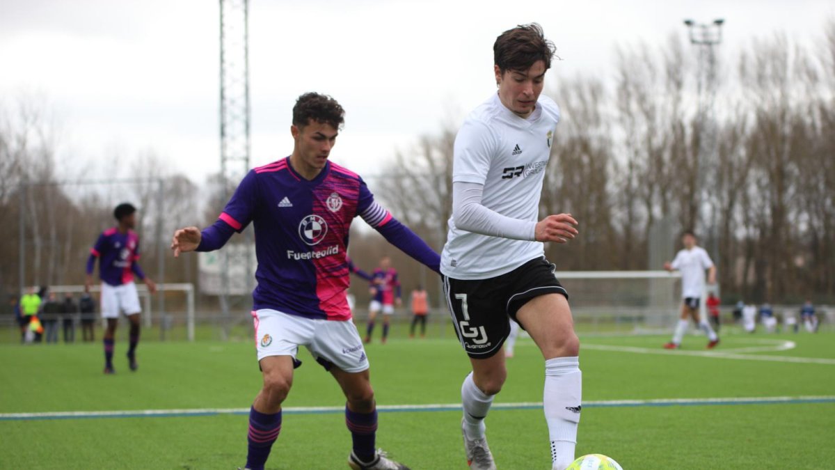 Los blanquinegros se mantuvieron firmes ante el Real Valladolid. BURGOS CF
