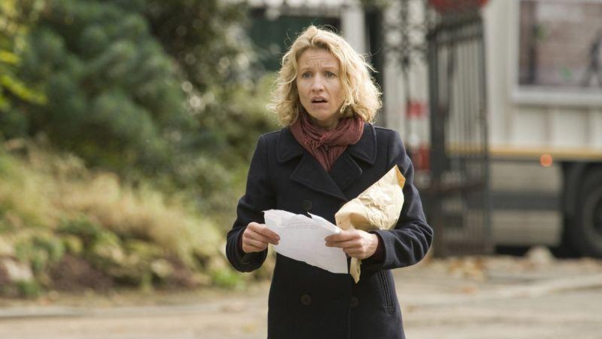 Alexandra Lamy interpreta en 'Última oportunidad' a una médica que hará todo lo posible para encontrar a su hija secuestada.-EL PERIÓDICO