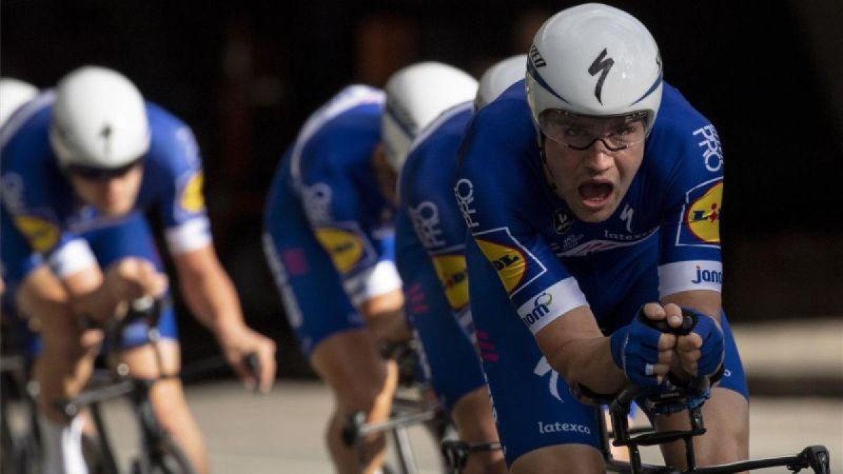 Schachmann lidera al Quick Step en la contrarreloj, camino del oro.-EFE / CHRISTIAN BRUNA