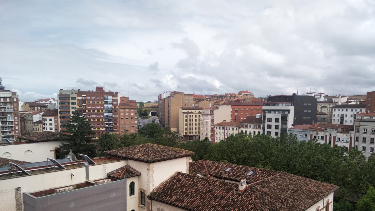 La cubierta de teja cerámica curva del Centro Cívico de San Agustín será renovada.
