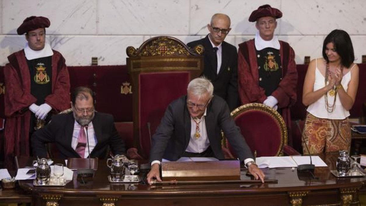 El alcalde de Valencia, Joan Ribó, en su toma de posesión.-MIGUEL LORENZO